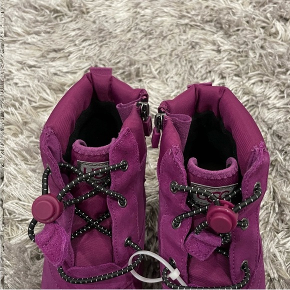 UGG Kids Boots in Purple and Black - Picture 4 of 6